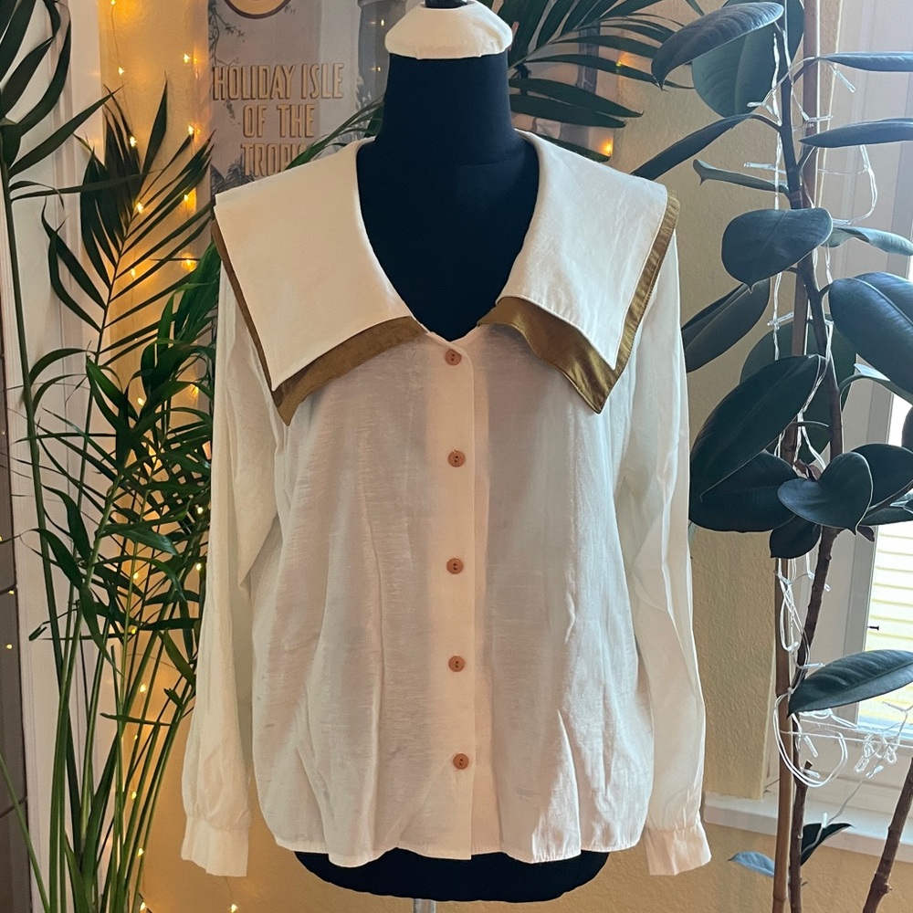 Large Lapel Brown and White Button Up Blouse Vintage